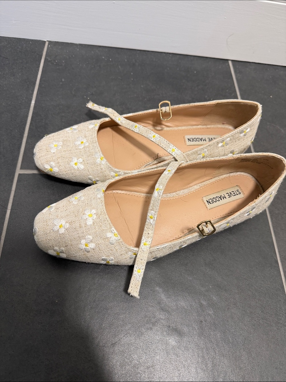 Steve Madden Cream Daisy Embroidered Mary Jane Flats